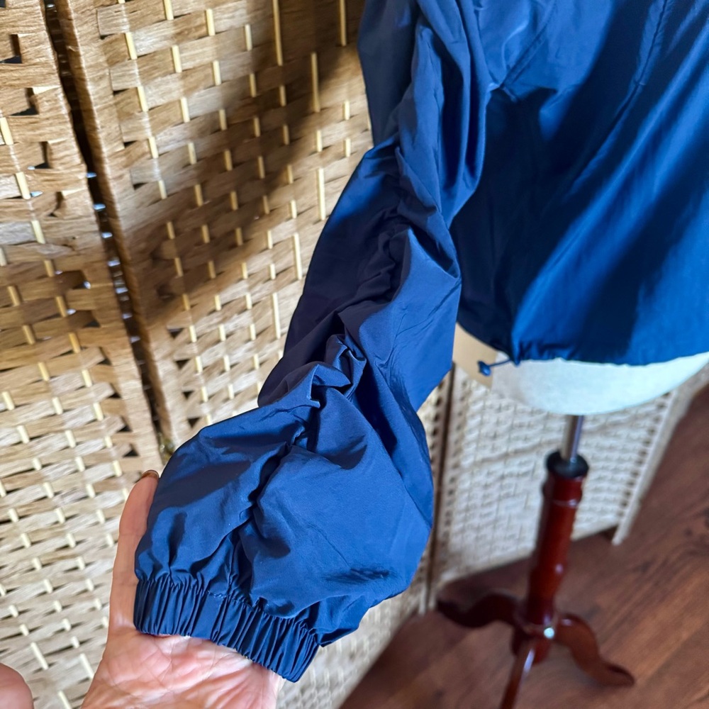 YOGALICIOUS navy blue Radiant Urban Runway windbreaker L - Picture 6 of 14